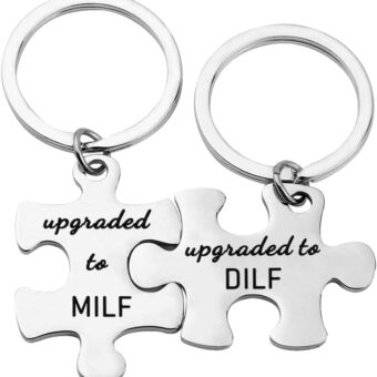 MAOFAED New Mom New Dad Gift Couple Gift New Parent Gift Ungraded To Dilf Ungraded To Milf Keychain Pregnancy Gift