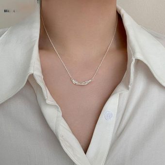 Silver Color Feather Necklace Women Soft and Smart Leaves Pendants Choker Sweater Chain Gift Fashion Jewelry