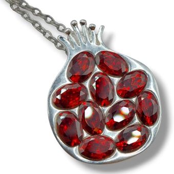 AAA grade natural garnet Silver pendnat